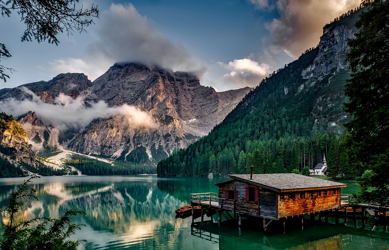 Italy Lake | Backpacking with Bacon | UK Travel Blog
