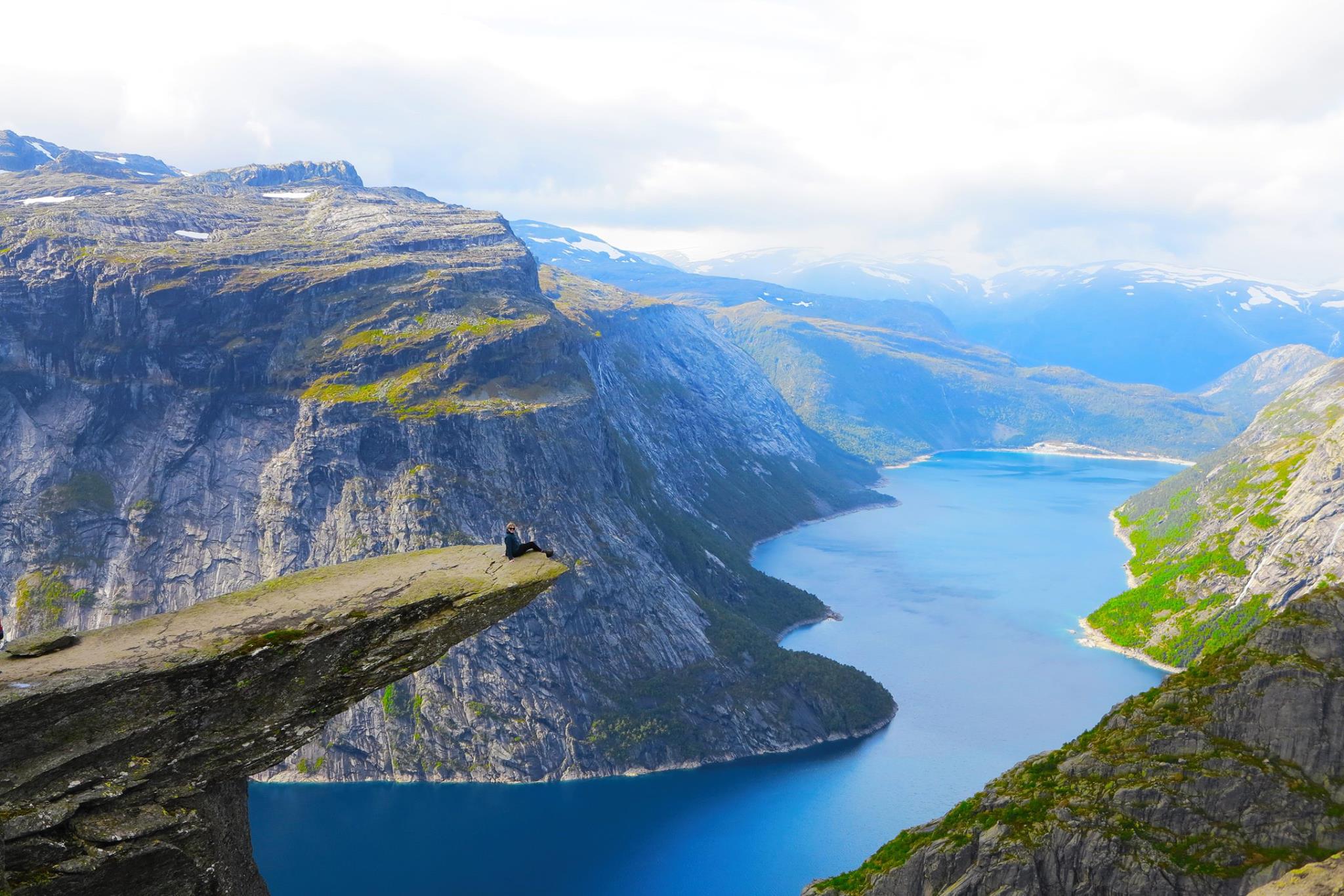 Solo Travel Blog | Backpacking with Bacon | Trolltunga Ledge Shot