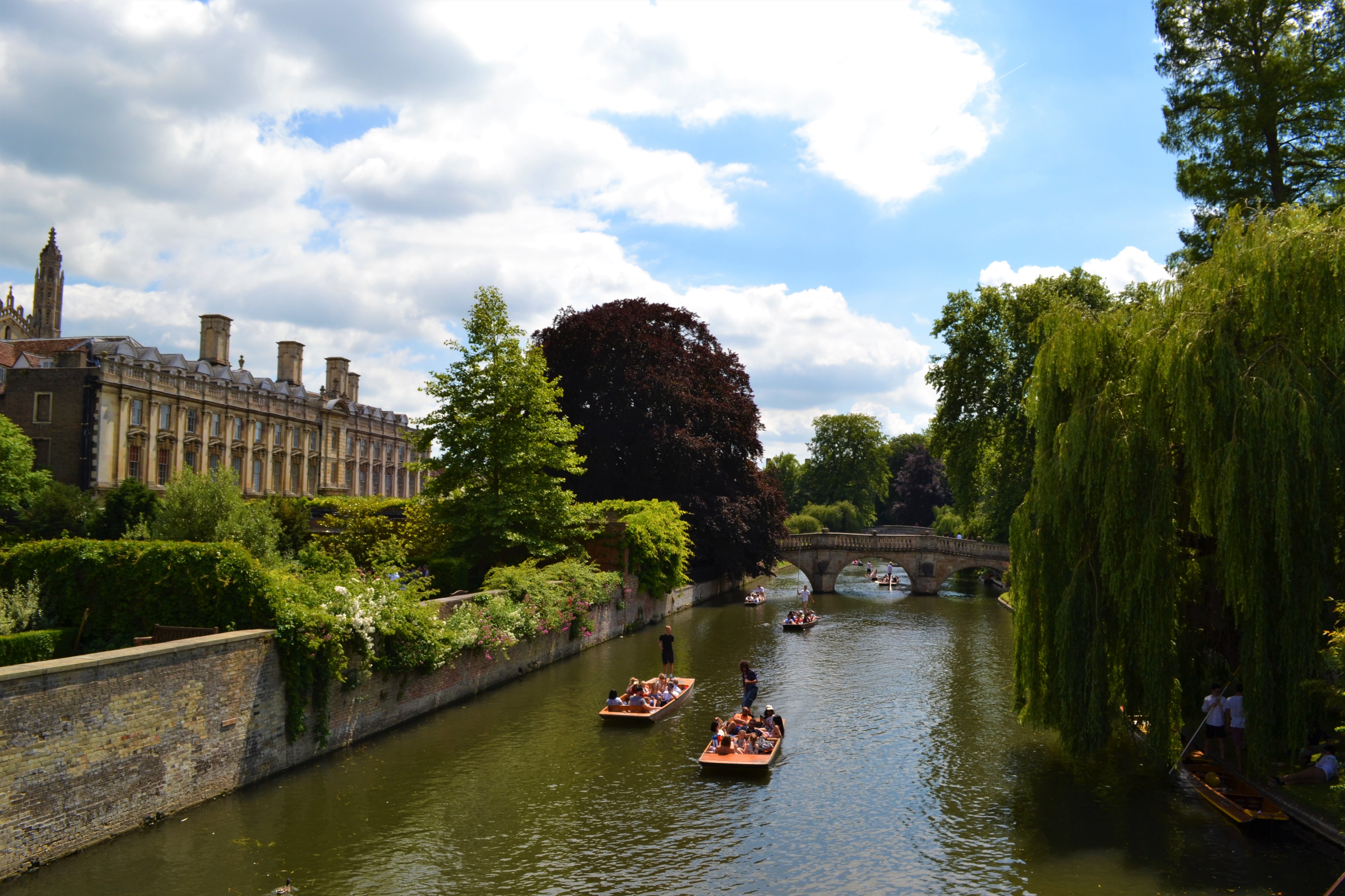 College Backs | Walking in Cambridge | Backpacking with Bacon