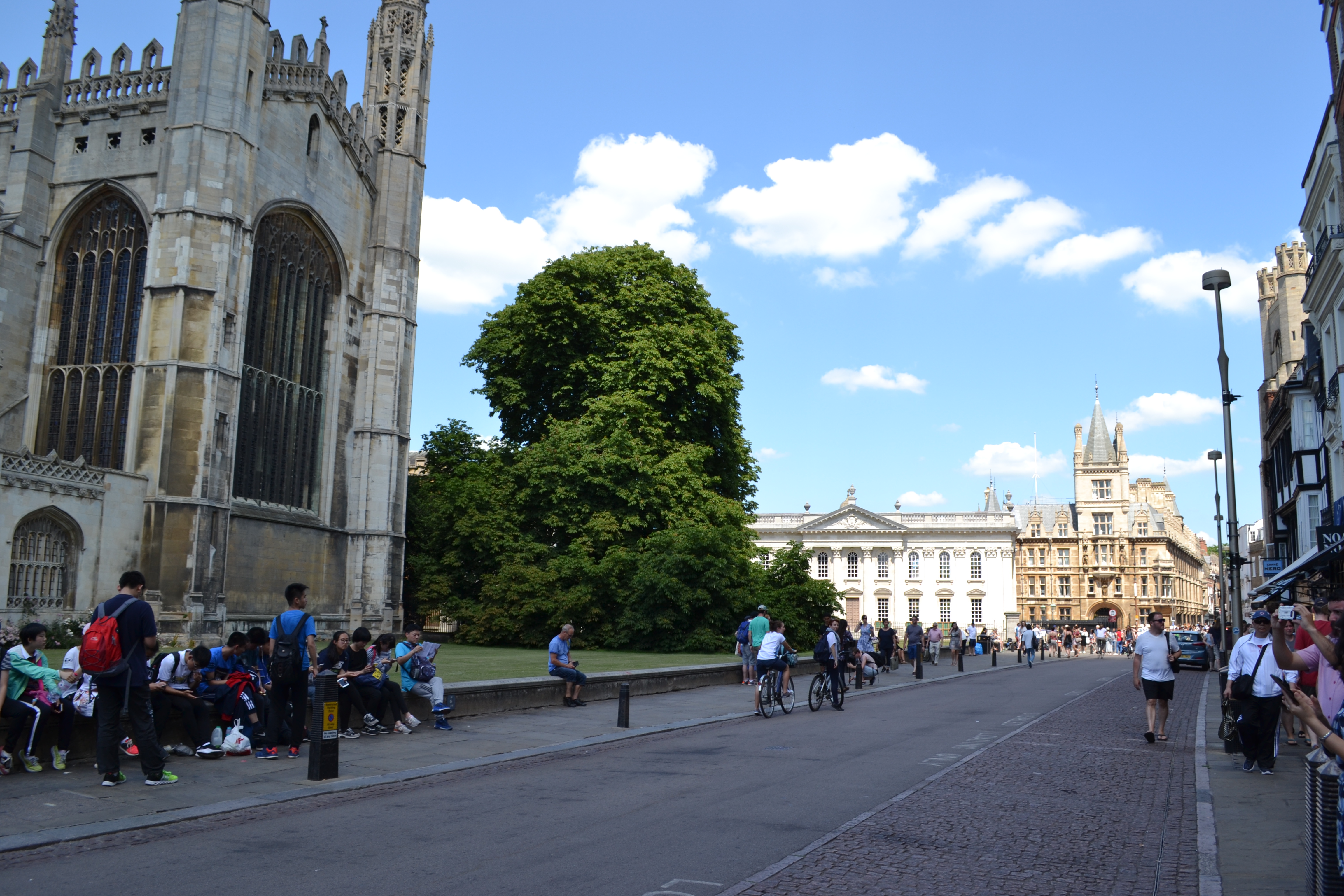 Kings Parade | One Day Itinerary Cambridge | Backpacking with Bacon