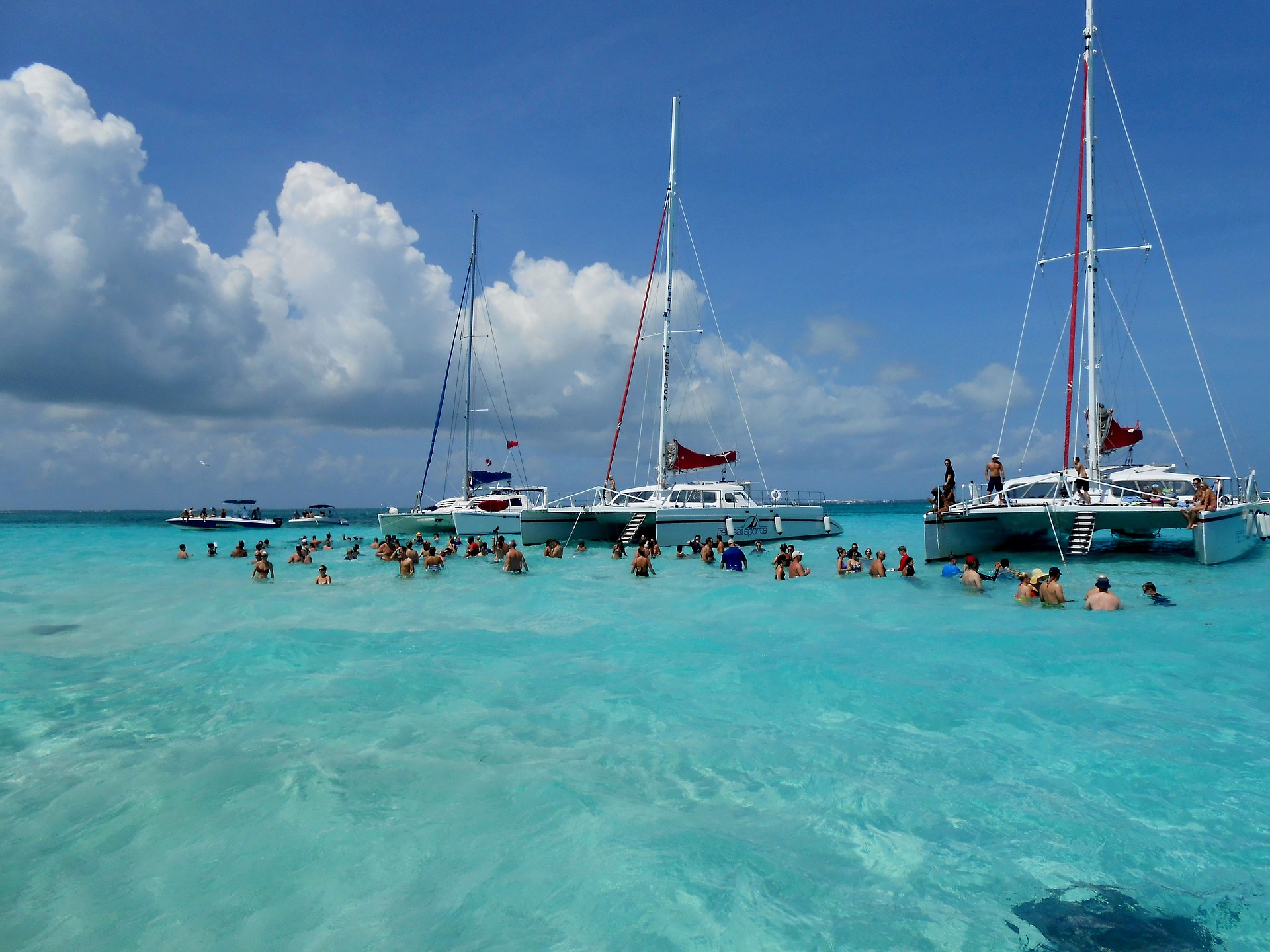 Stingray City | Caribbean | Backpacking with Bacon