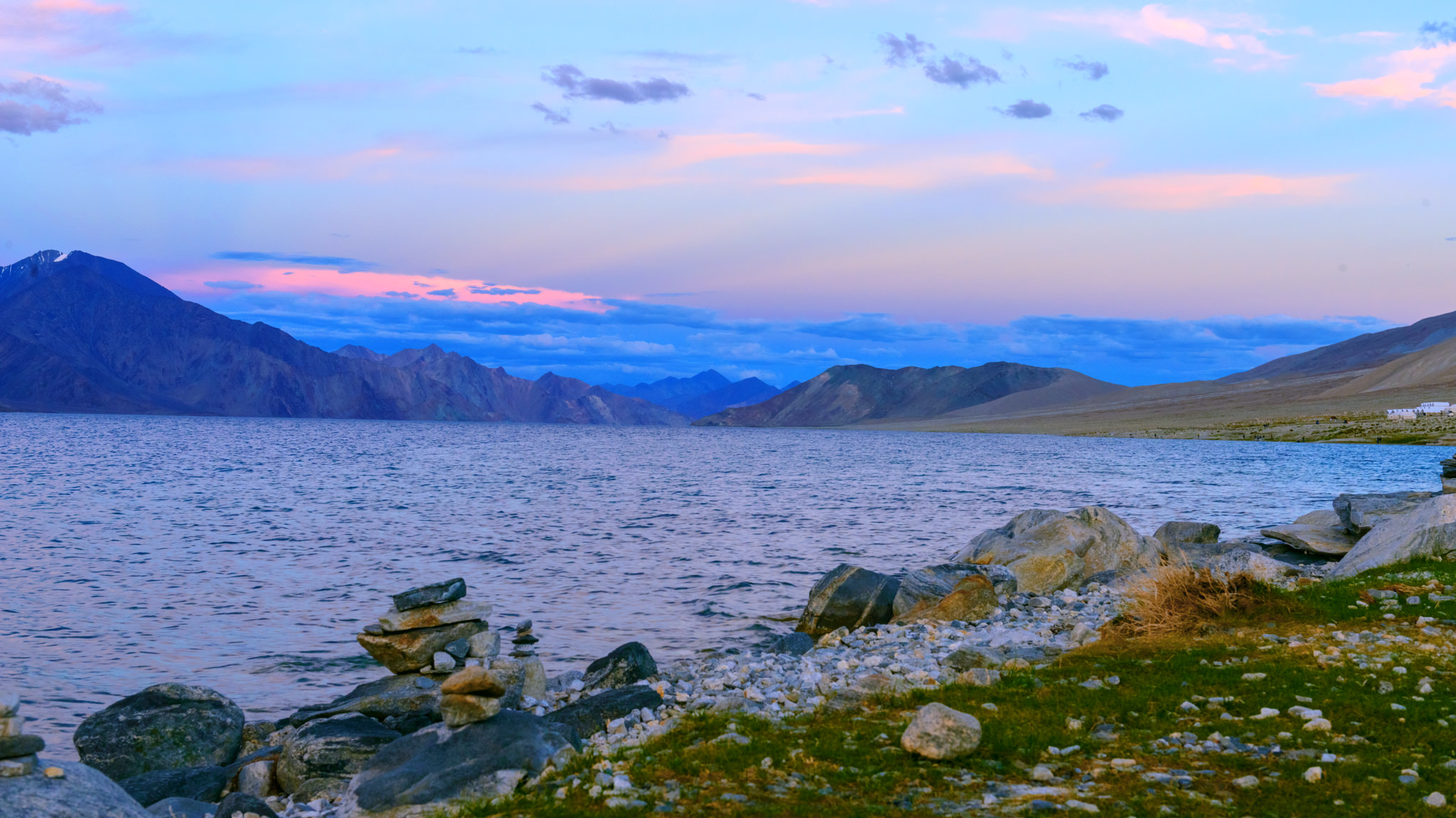 Pangong Lake | Backpacking with Bacon | Female Solo Backpacking