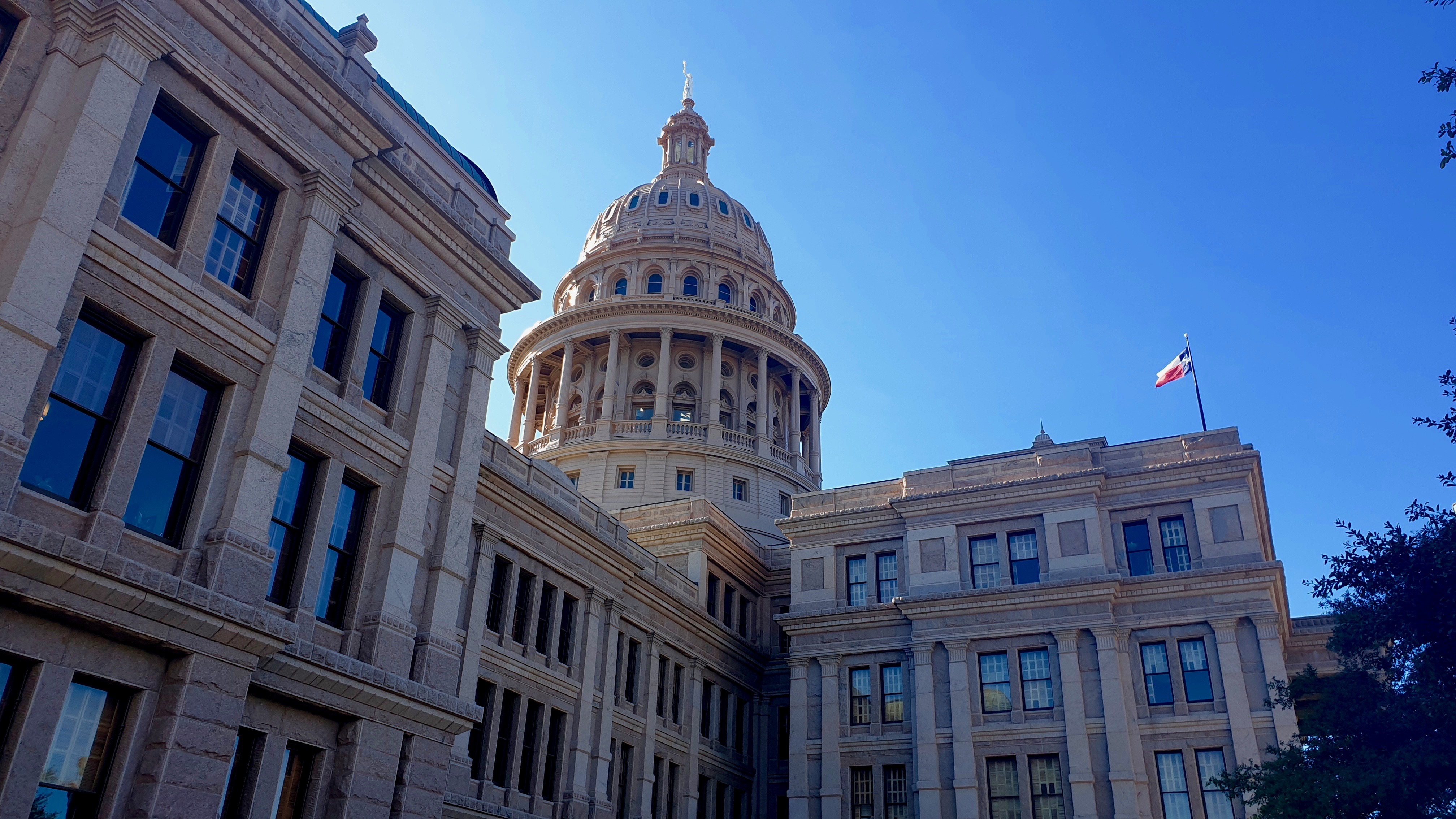 Texas Capitol Austin | Backpacking with Bacon | Solo Travel Blog
